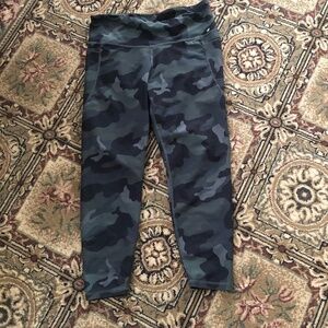Old Navy camouflage - Active large ladies - go dry elevate leggings- like new